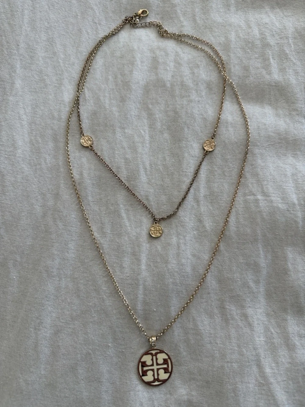 Gold/Silver Tone -Tory Burch costume jewelry 3 piece set. 2 bracelets/1 necklace - Picture 4 of 9